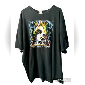 GOOD USED CONDITION SMALL HOLE IN FRONT. AUTHENTIC DEF LEOPARD HYSTERIA 1987…